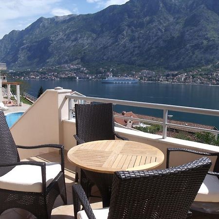 Apartment Fjord Waterfront Котор Екстериор снимка