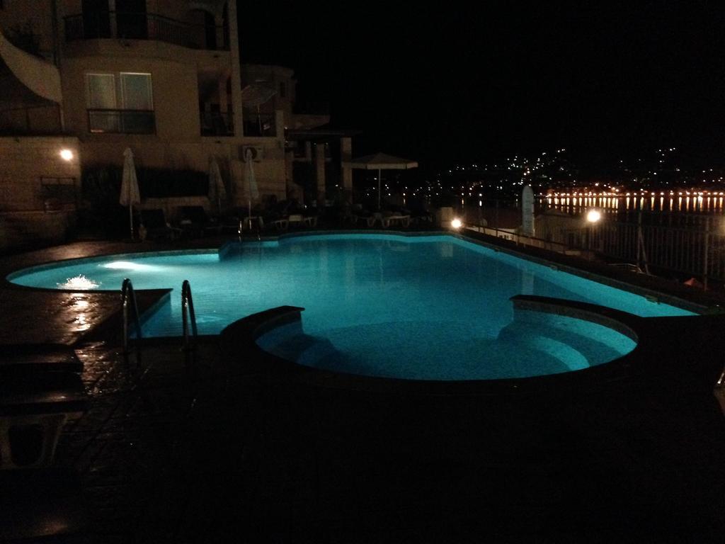 Apartment Fjord Waterfront Котор Екстериор снимка