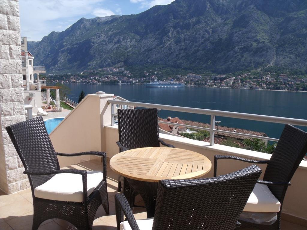 Apartment Fjord Waterfront Котор Екстериор снимка