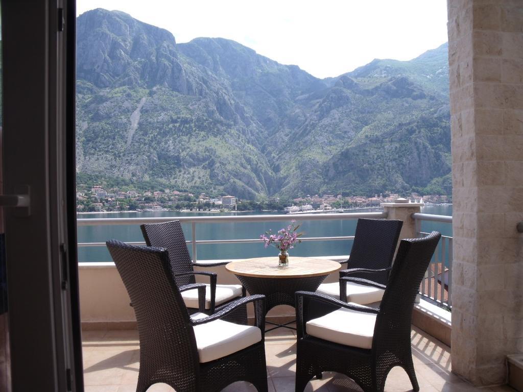 Apartment Fjord Waterfront Котор Екстериор снимка
